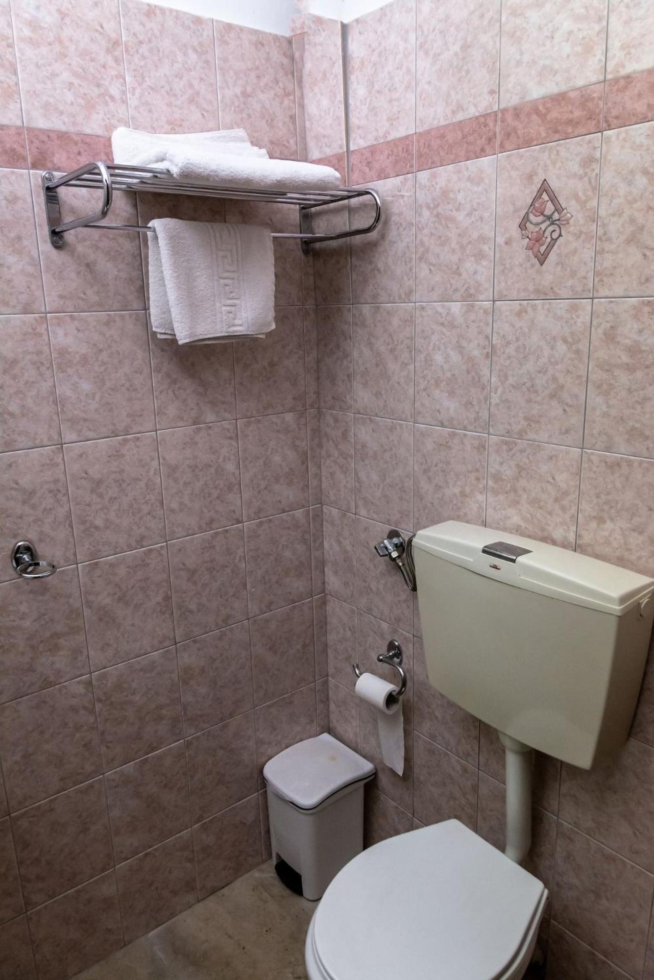 Telis Hotel Aigio Cameră foto